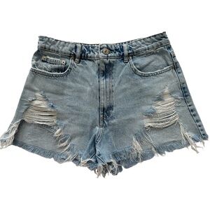 Zara women’s light Blue distressed Jean Shorts Distressed High-Waisted size 6